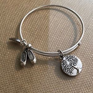 Earth Angel baller shoe bracelet